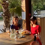 Tente Avec Terrasse - 5 Pers. - Api-1-52-2033 مكان تخييم