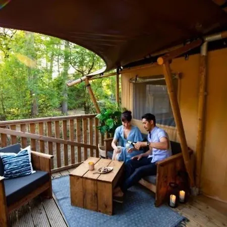 Tente Avec Terrasse - 5 Pers. - Api-1-52-2033 Campsite