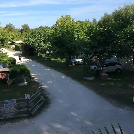 Campsite Tente Avec Terrasse - 5 Pers. - Api-1-52-2033 Grayan-et-l'Hopital