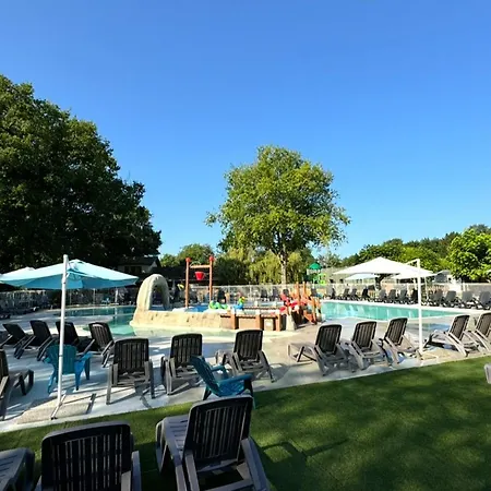 Tente Avec Terrasse - 5 Pers. - Api-1-52-2033 Campsite Grayan-et-l'Hopital