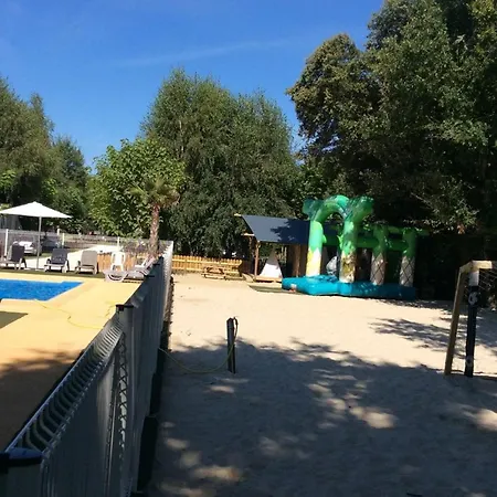 Tente Avec Terrasse - 5 Pers. - Api-1-52-2033 Campsite Grayan-et-l'Hopital