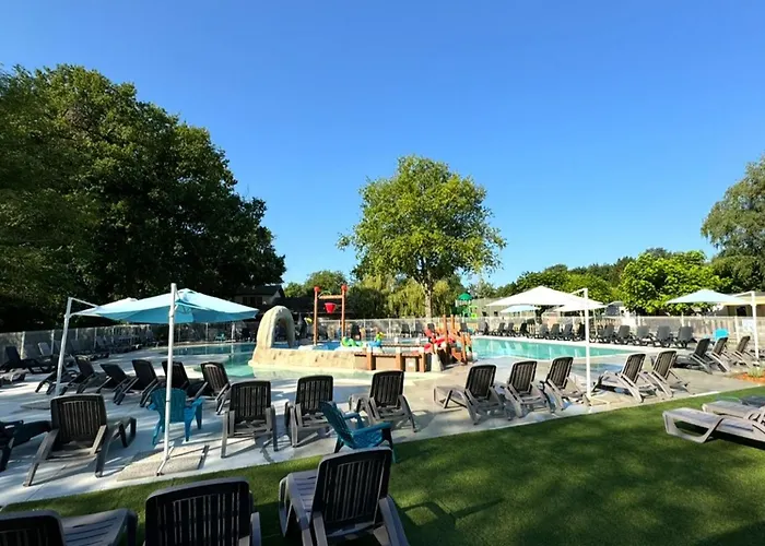 Tente Avec Terrasse - 5 Pers. - Api-1-52-2033 Campsite Grayan-et-l'Hopital