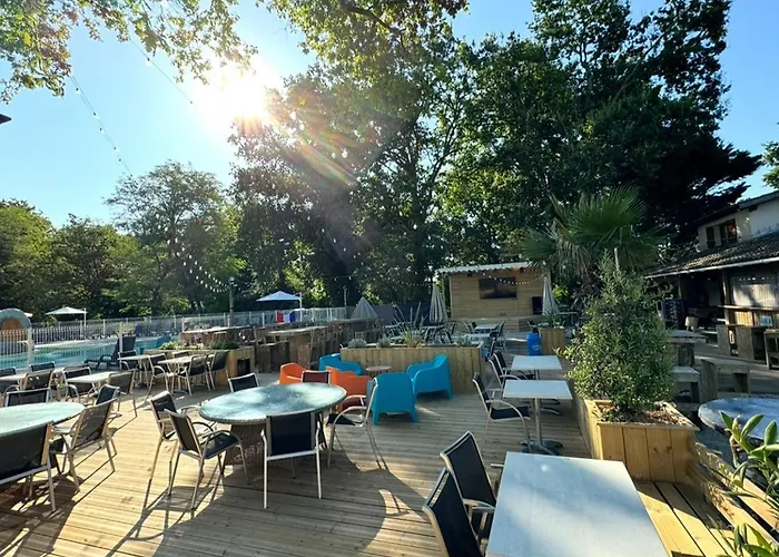 Tente Avec Terrasse - 5 Pers. - Api-1-52-2033 Campsite *