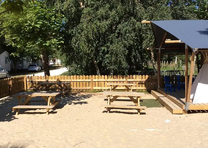 Campsite Tente Avec Terrasse - 5 Pers. - Api-1-52-2033 *